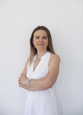 Cl&aacute;udia Cristina Silva Costa